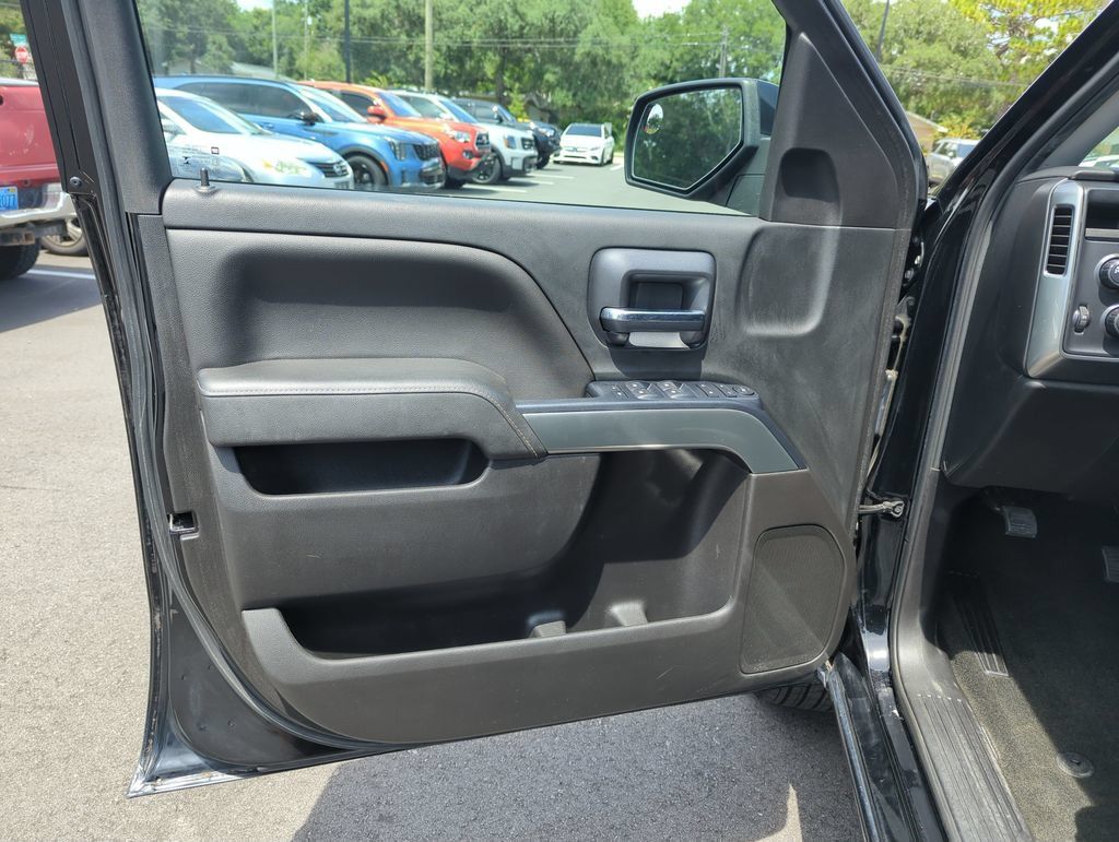 Used 2018 Chevrolet Silverado 1500 LT w/ All Star Edition AWD/4WD image 18