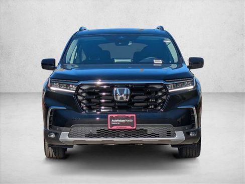 New 2025 Honda Pilot Touring image 6
