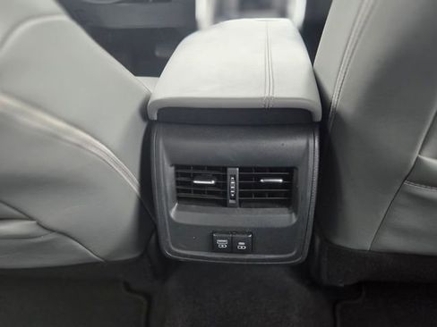 Used 2021 Toyota Avalon XLE image 19