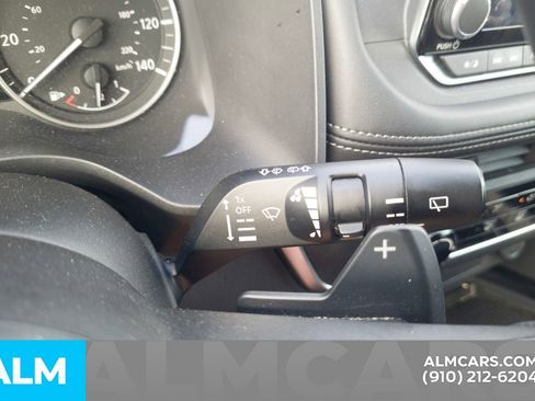 Used 2024 Nissan Rogue S image 12