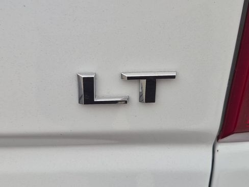 Used 2024 Chevrolet Silverado 2500 LT AWD/4WD image 25