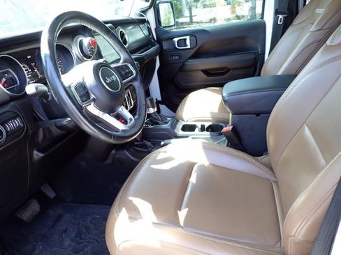 Used 2020 Jeep Gladiator Rubicon image 9