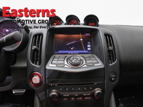 Used 2020 Nissan 370Z NISMO RWD image 11