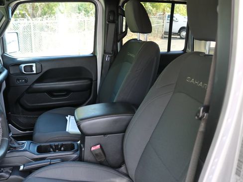 Used 2019 Jeep Wrangler Unlimited Sahara AWD/4WD image 11