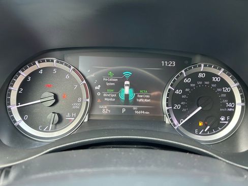 Used 2024 Toyota Highlander LE FWD image 24