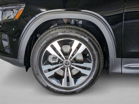 Used 2025 Mercedes-Benz GLB 250 image 21