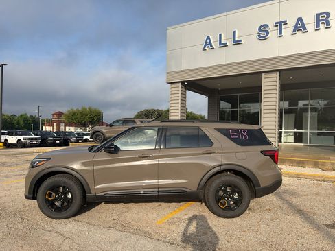 New 2026 Ford Explorer Tremor AWD/4WD image 8