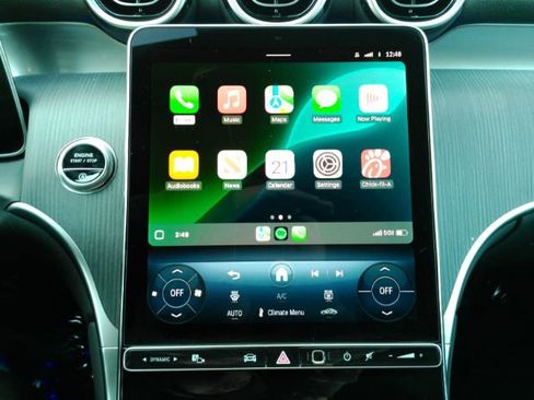 Used 2025 Mercedes-Benz GLC 300 image 10