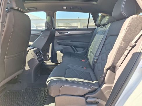 New 2026 Volkswagen Atlas Cross Sport SE image 11