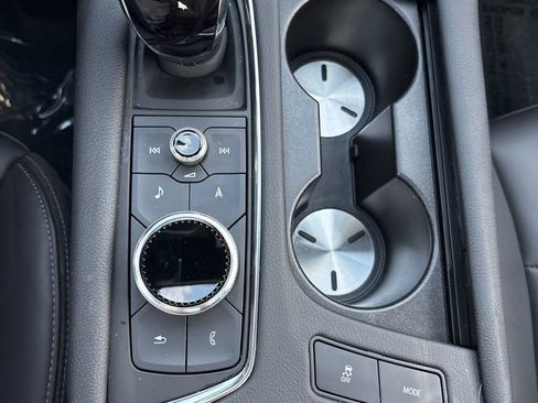 Used 2025 Cadillac XT6 Premium Luxury image 40