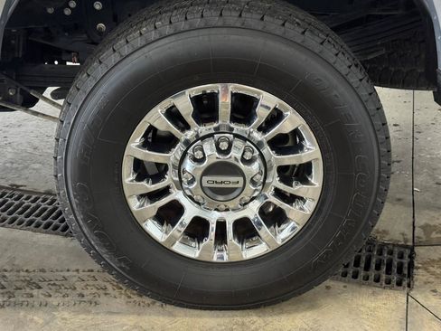 Used 2021 Ford F350 XLT w/ XLT Premium Package AWD/4WD image 32
