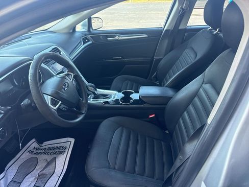 Used 2015 Ford Fusion SE image 6