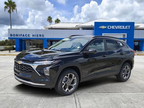 New 2026 Chevrolet Trax LT FWD image 2