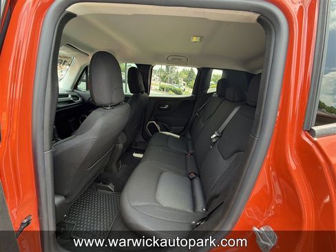 Used 2016 Jeep Renegade Latitude w/ Safety & Security Group AWD/4WD image 10