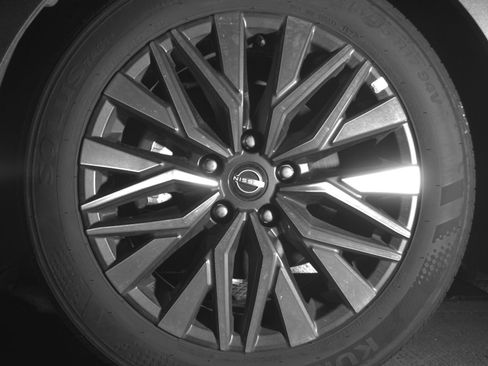 Used 2025 Nissan Altima 2.5 SV image 12