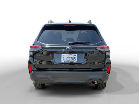 Used 2025 Subaru Forester Premium w/ Convenience Package #1 AWD/4WD image 4