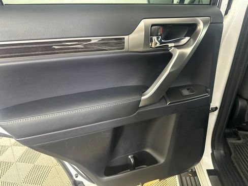 Used 2023 Lexus GX 460 Premium w/ Premium Package AWD/4WD image 19