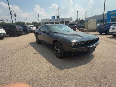 Used 2018 Dodge Challenger R/T Plus RWD image 2