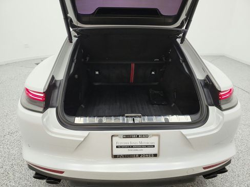 Used 2023 Porsche Panamera image 20
