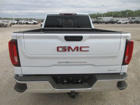 New 2026 GMC Sierra 1500 SLT image 5