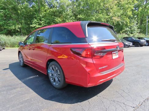 New 2026 Honda Odyssey Touring image 4