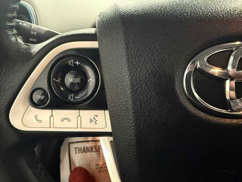 Used 2017 Toyota Prius Three w/ Advanced Technology Package FWD image 29