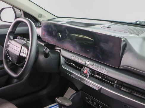 Used 2025 Kia K4 FWD image 25