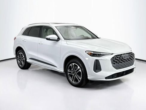 Used 2025 Audi Q5 Premium Plus w/ Premium Plus AWD/4WD image 4