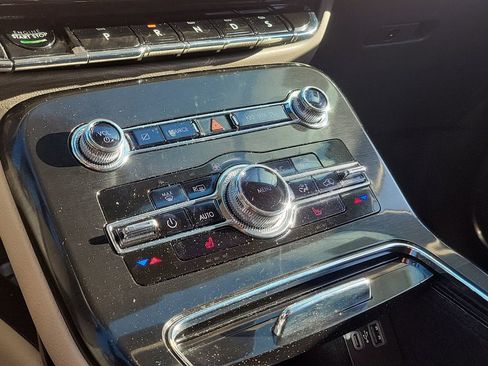 Used 2023 Lincoln Nautilus AWD w/ Premium Package image 30