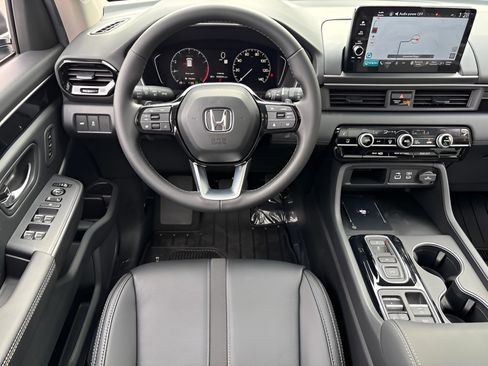 New 2025 Honda Pilot Touring image 19