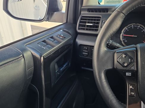 Used 2021 Toyota 4Runner TRD Off-Road Premium image 27