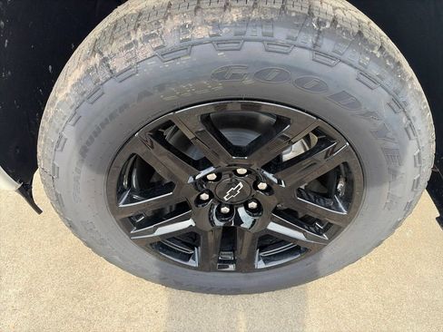 New 2026 Chevrolet Silverado 1500 Custom w/ Turbomax Blackout Package AWD/4WD image 10
