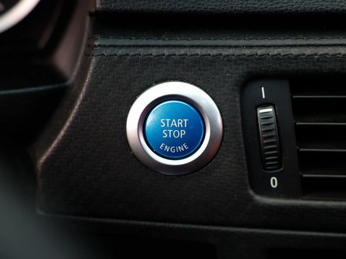 Used 2008 BMW M3 Sedan RWD image 29