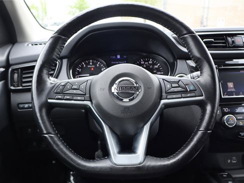 Used 2021 Nissan Rogue Sport SL AWD/4WD image 16