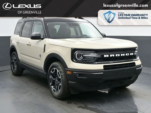 Used 2024 Ford Bronco Sport Outer Banks AWD/4WD image 2