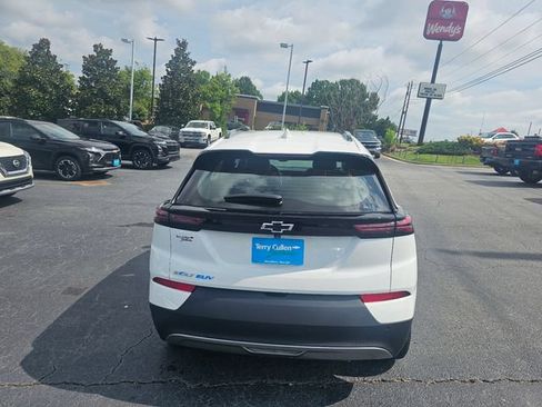 Used 2023 Chevrolet Bolt EUV Premier w/ Super Cruise Package FWD image 7