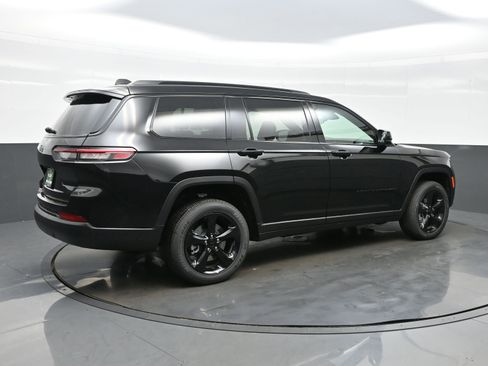 New 2025 Jeep Grand Cherokee L Altitude image 6