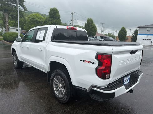 Used 2023 Chevrolet Colorado LT w/ LT Convenience Package II AWD/4WD image 3