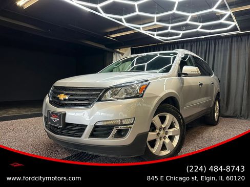 Used 2016 Chevrolet Traverse LT w/ Style and Technology Package image 1