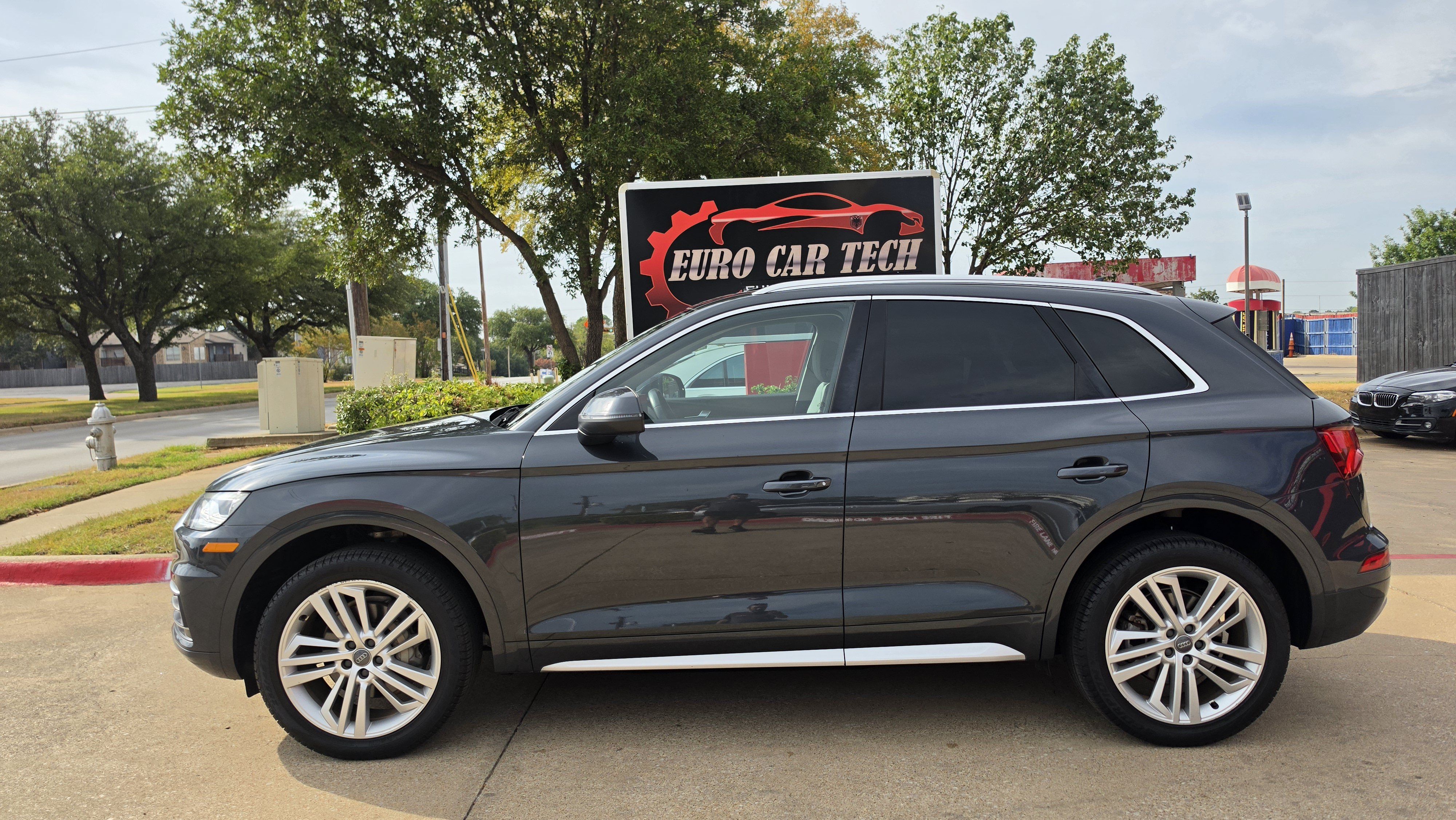 Used 2018 Audi Q5 2.0T Premium Plus AWD/4WD image 2