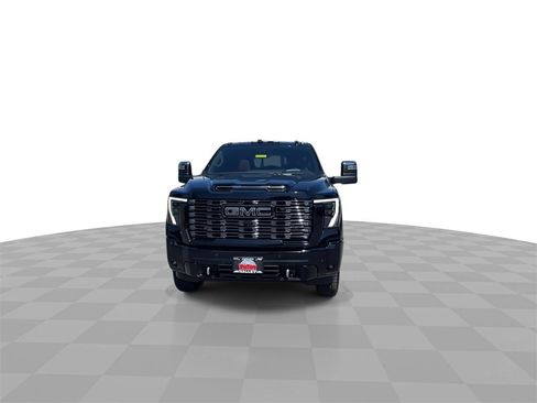 New 2025 GMC Sierra 3500 Denali Ultimate image 3