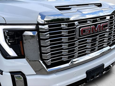 Used 2025 GMC Sierra 2500 Denali w/ Denali Reserve Package AWD/4WD image 37