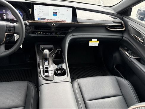 New 2026 Toyota Crown XLE image 5