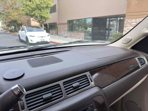 Used 2014 GMC Yukon Denali image 36