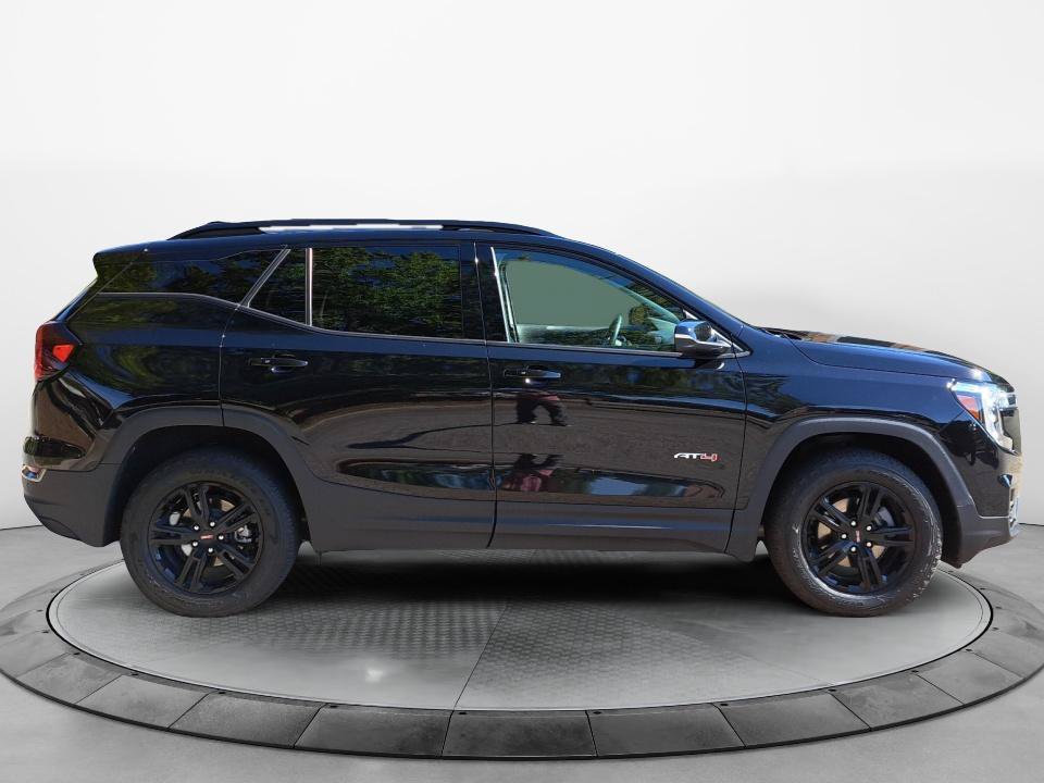 Used 2024 GMC Terrain AT4 AWD/4WD image 7