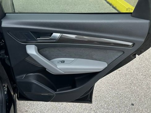 Used 2022 Audi SQ5 Prestige image 25