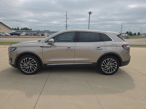 Used 2019 Lincoln Nautilus Reserve AWD/4WD image 5