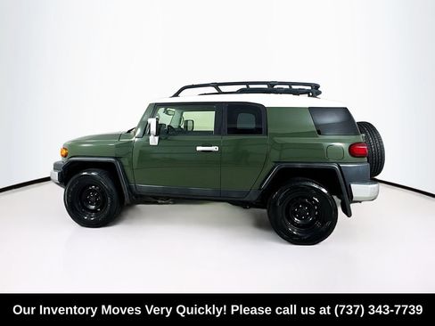 Used 2014 Toyota FJ Cruiser 4WD w/ Convenience Package image 4
