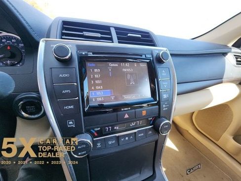 Used 2017 Toyota Camry XLE w/ Moonroof Package image 29