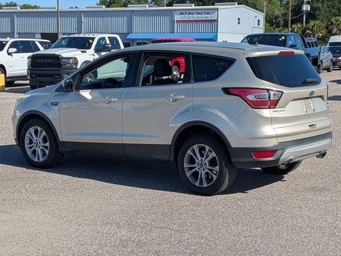 Used 2017 Ford Escape SE image 7